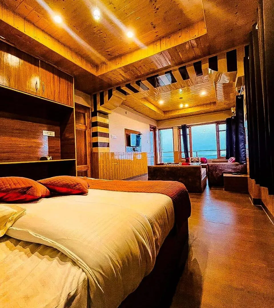 Elena Sridhi Hotel 심라