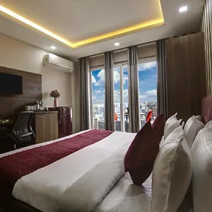Limewood Silver Near Golf Course Road Hotel Gurgaon